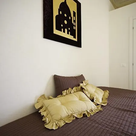Roommo Ghiberti * Firenze